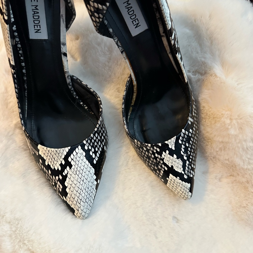 Steve Madden Black and White Snakeskin Heels